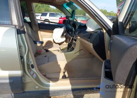 2003 Subaru Forester X z USA, uszkodzony, nr VIN JF1SG63643H725524